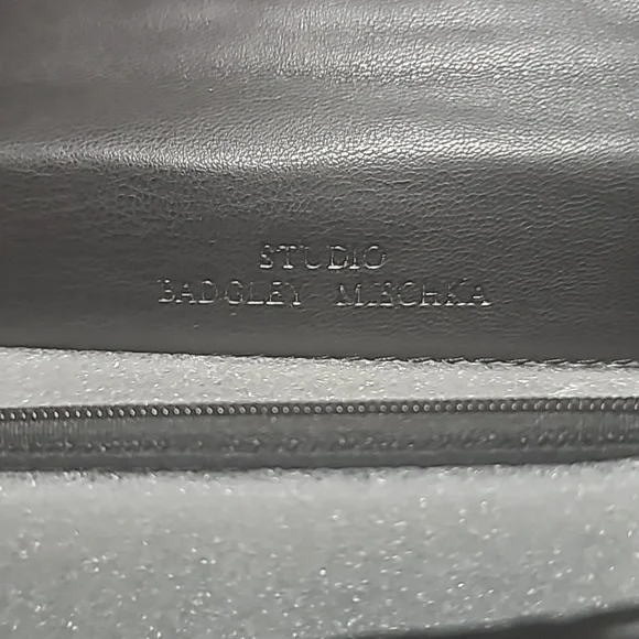 Black quilting center crossbody by Badgley Mischa - Picture 5 of 9